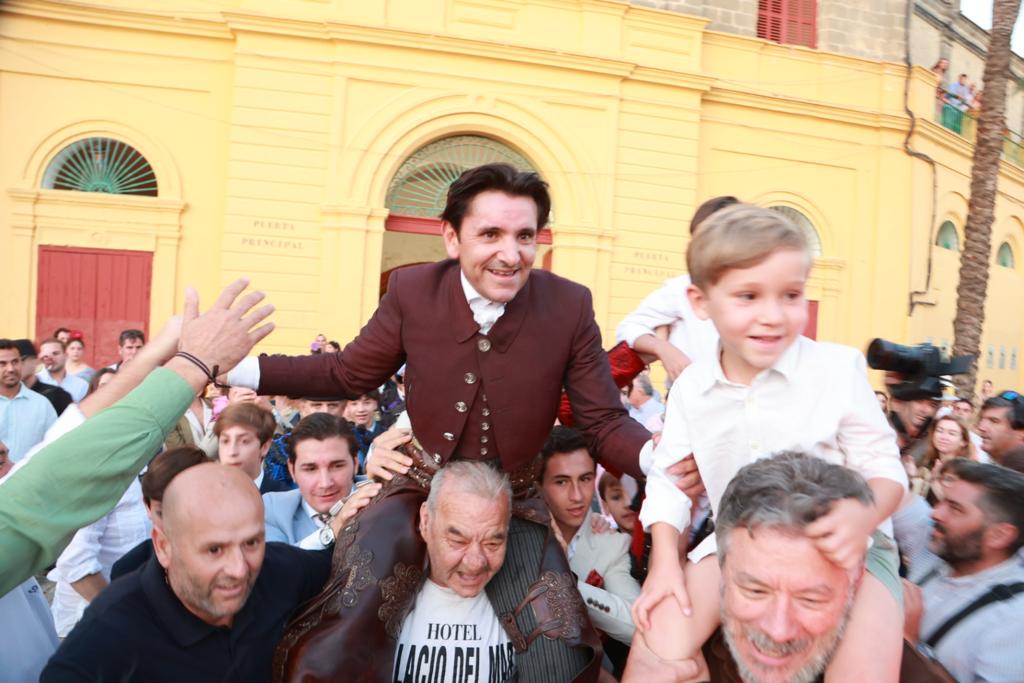 Diego Ventura, 6 orejas y rabo en su tarde histórica en Jerez